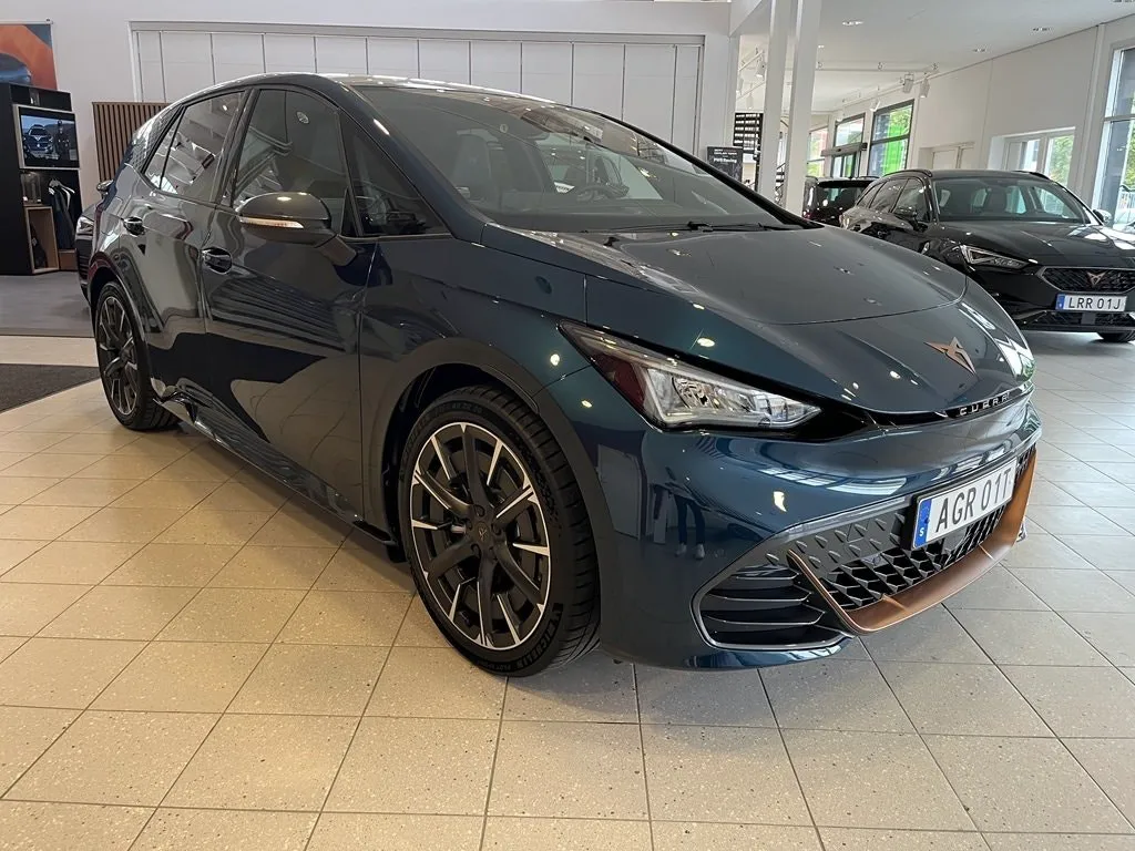 Vehicle image 7