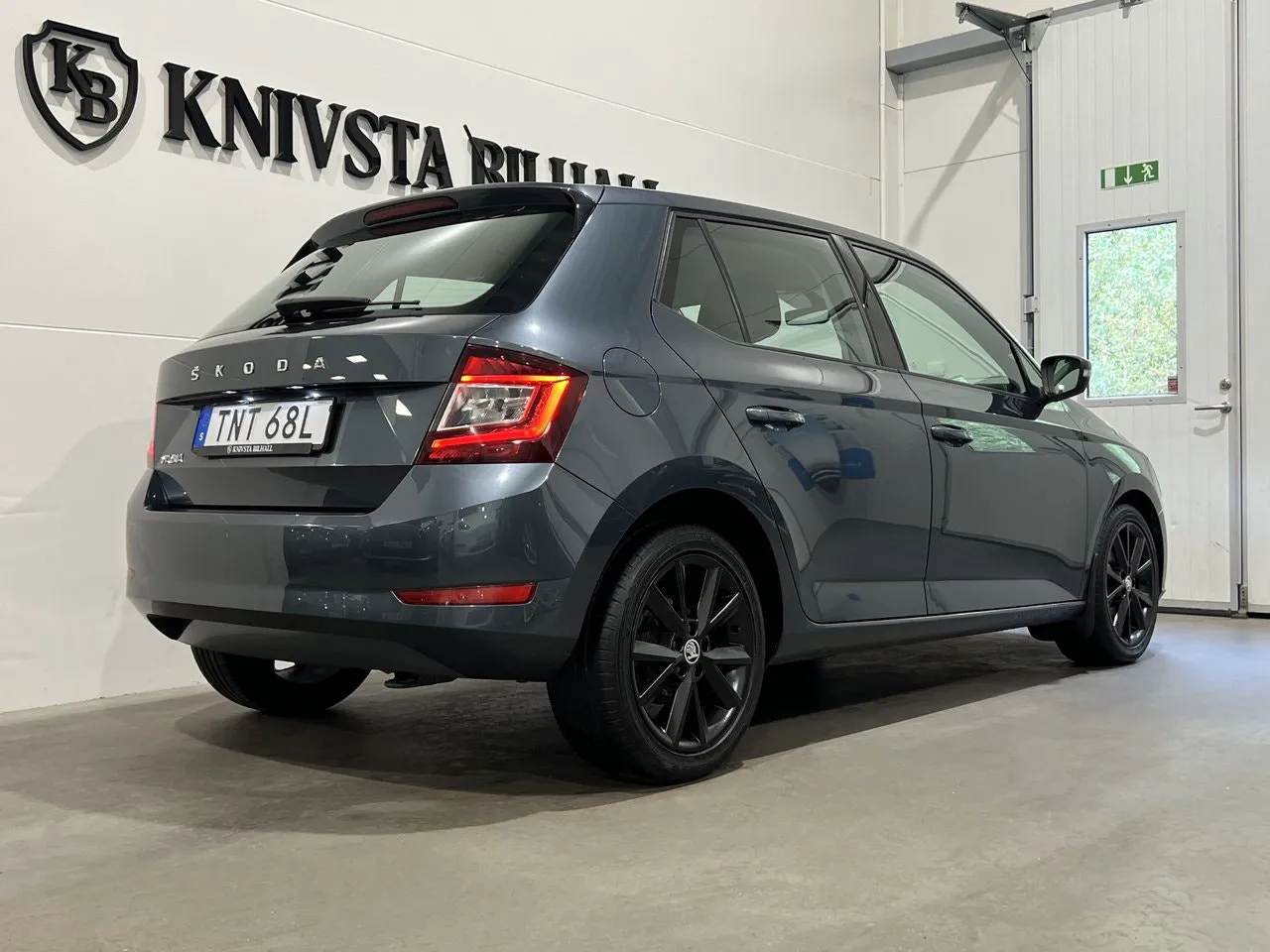 Vehicle image 20