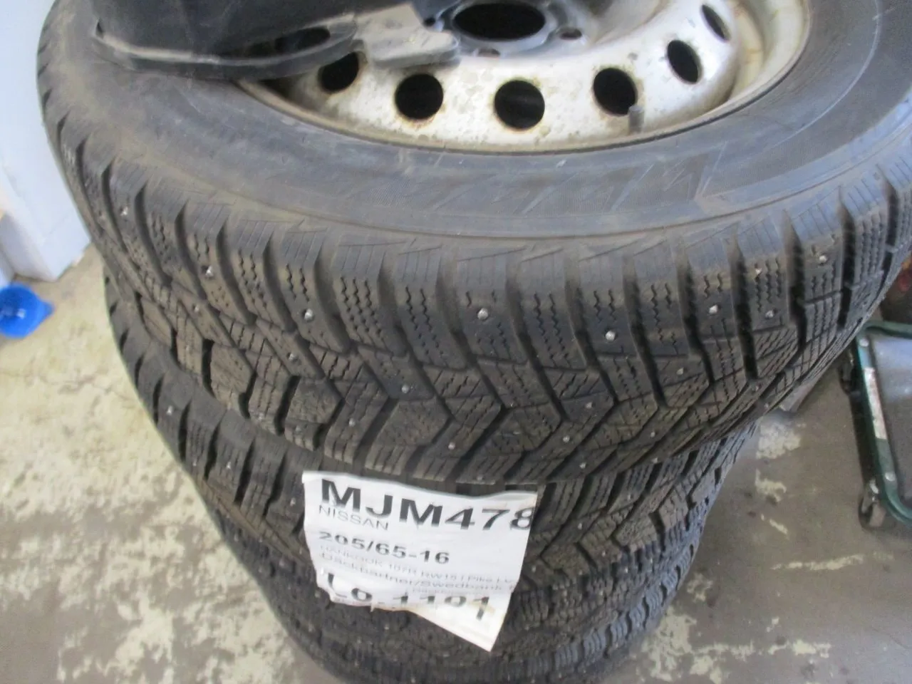 Vehicle image 8
