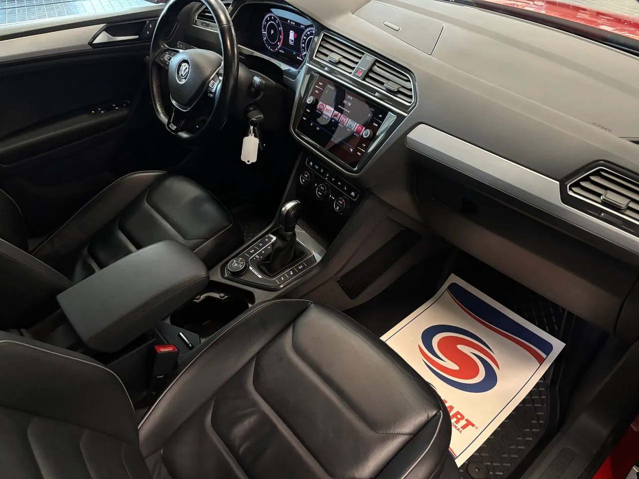Vehicle image 18