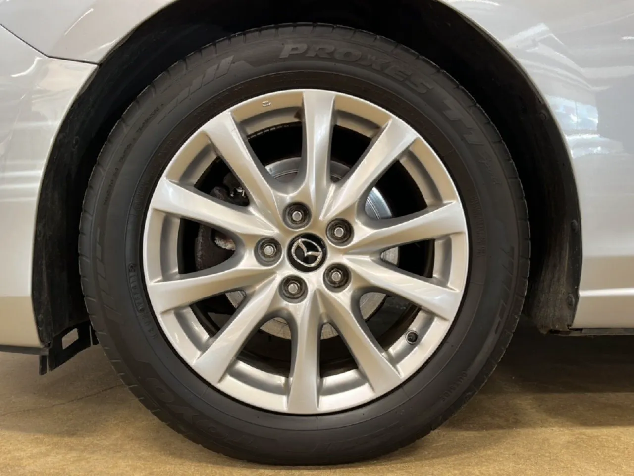 Vehicle image 19