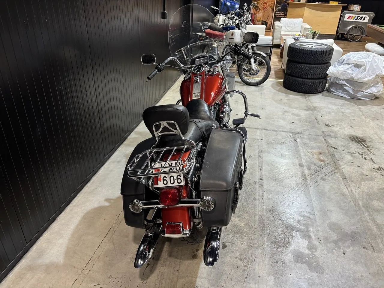 Vehicle image 6