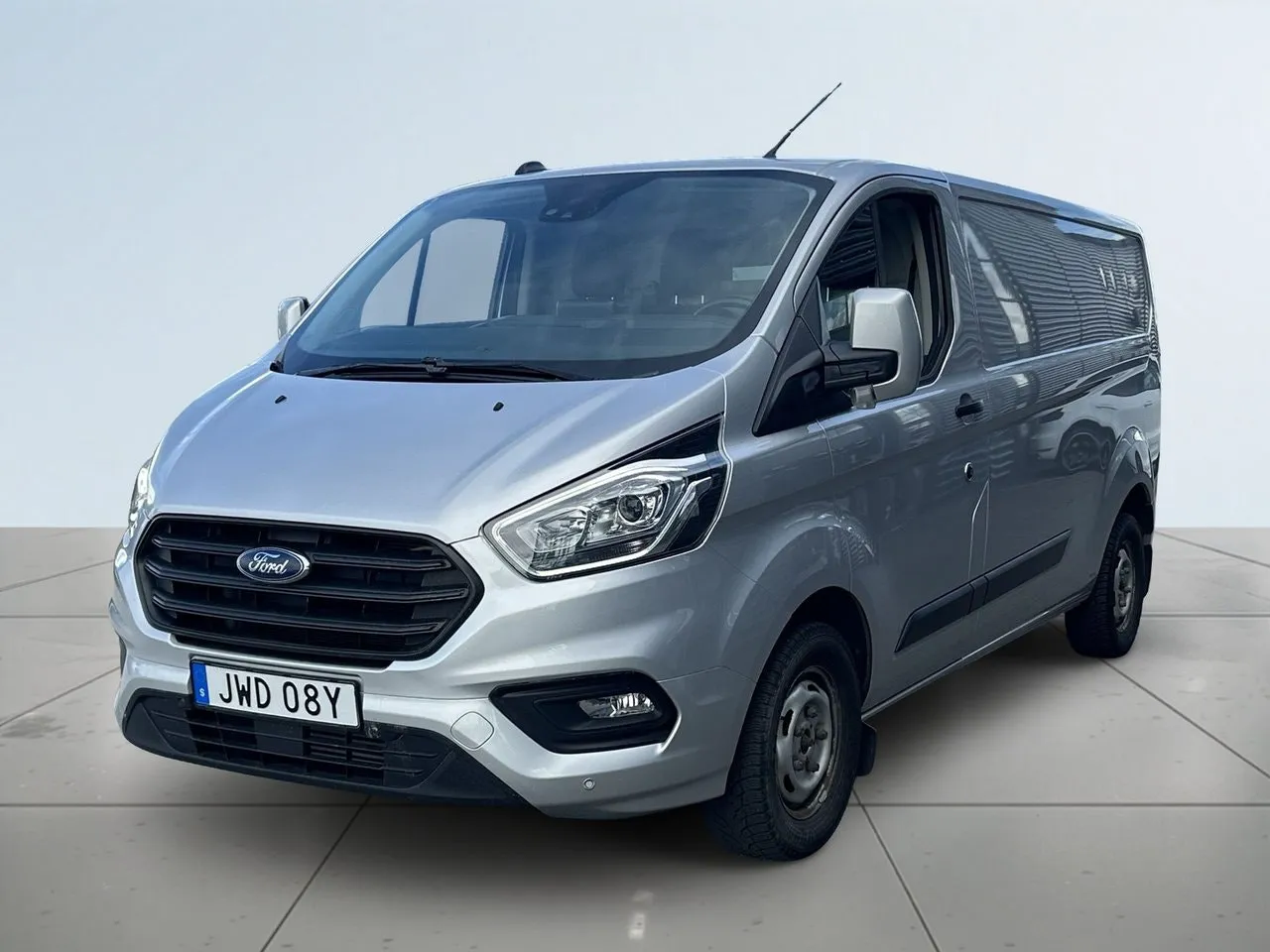 Vehicle image 15