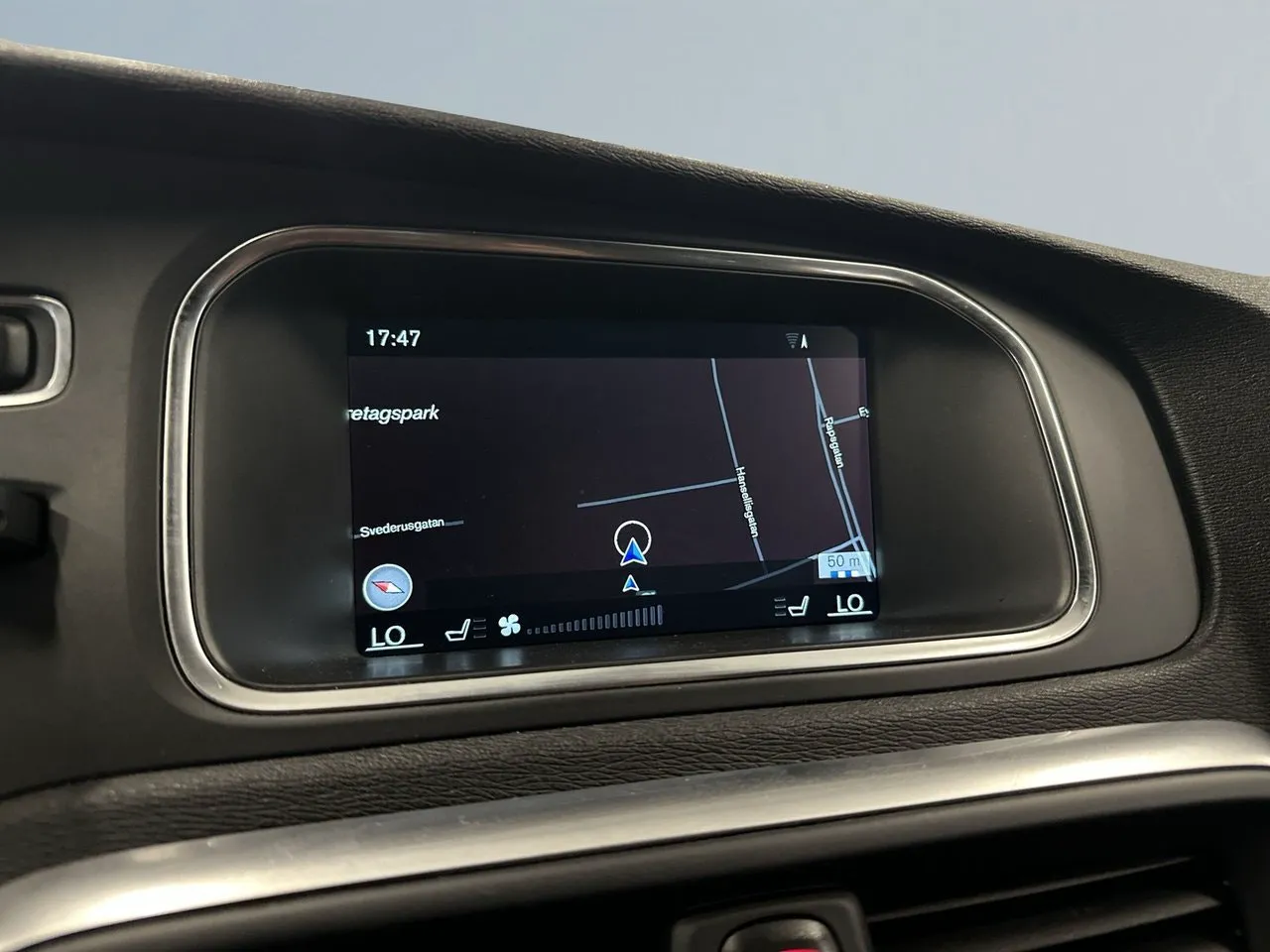 Vehicle image 14