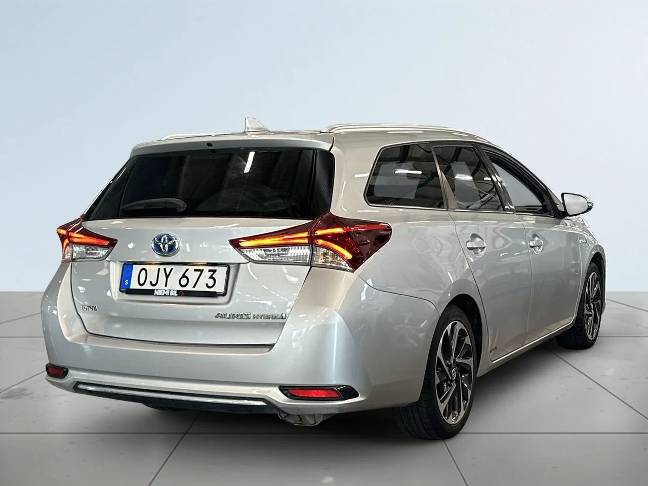 Vehicle image 5