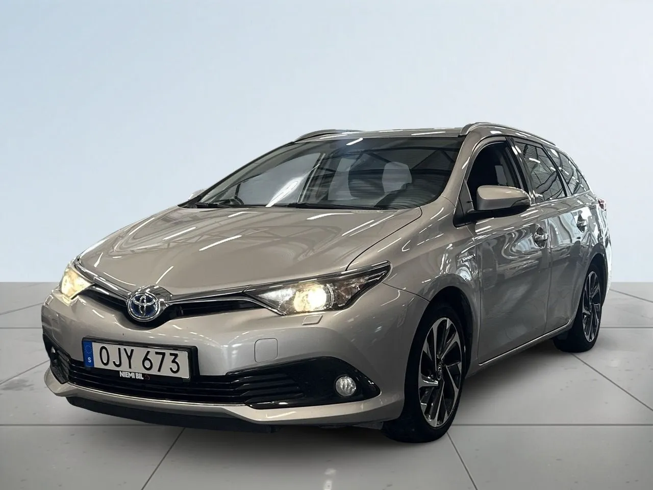 Vehicle image 15