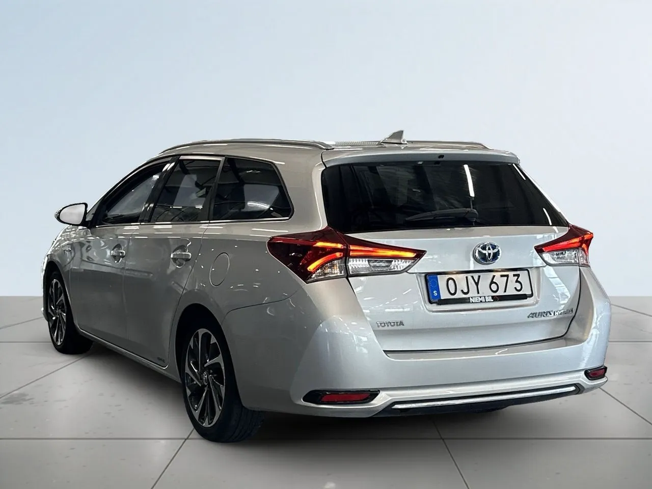 Vehicle image 4