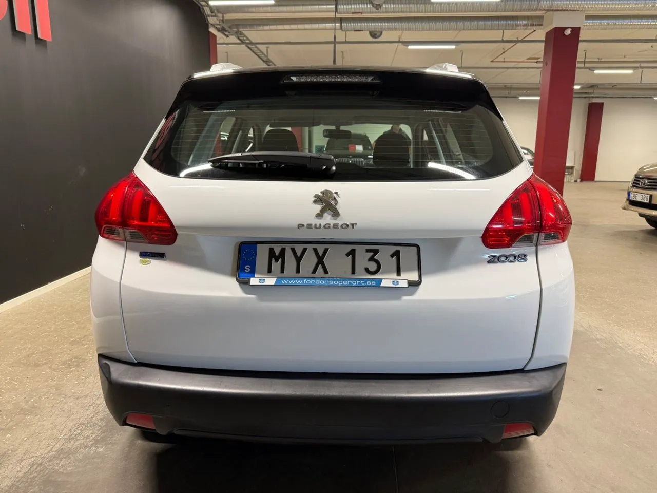 Vehicle image 3