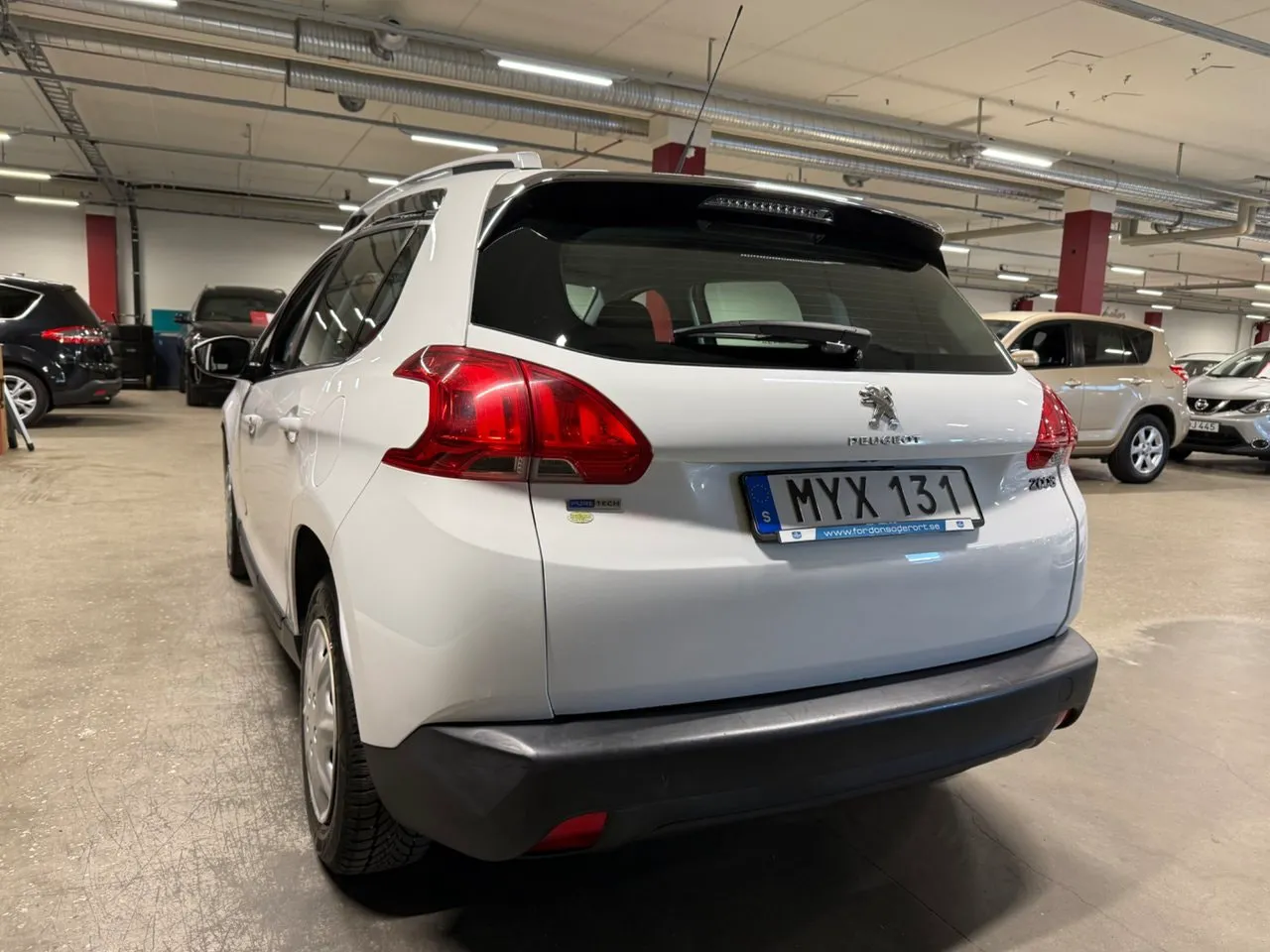 Vehicle image 4