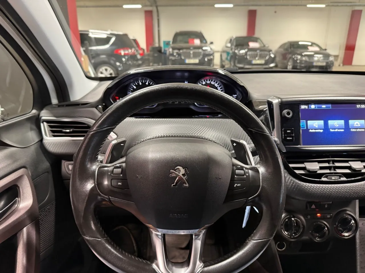 Vehicle image 14