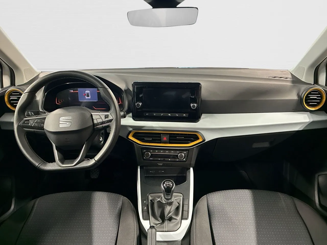 Vehicle image 10
