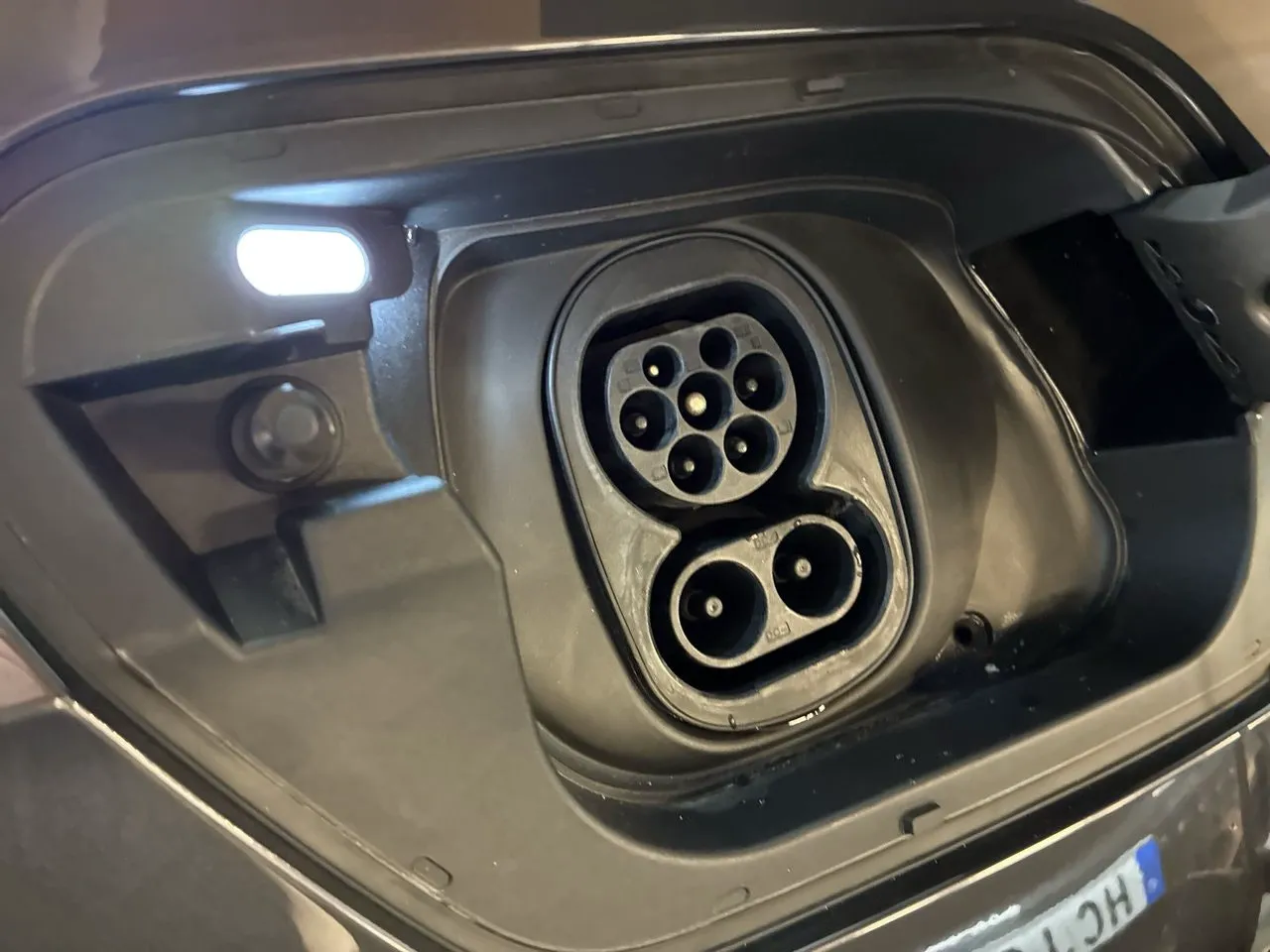 Vehicle image 22