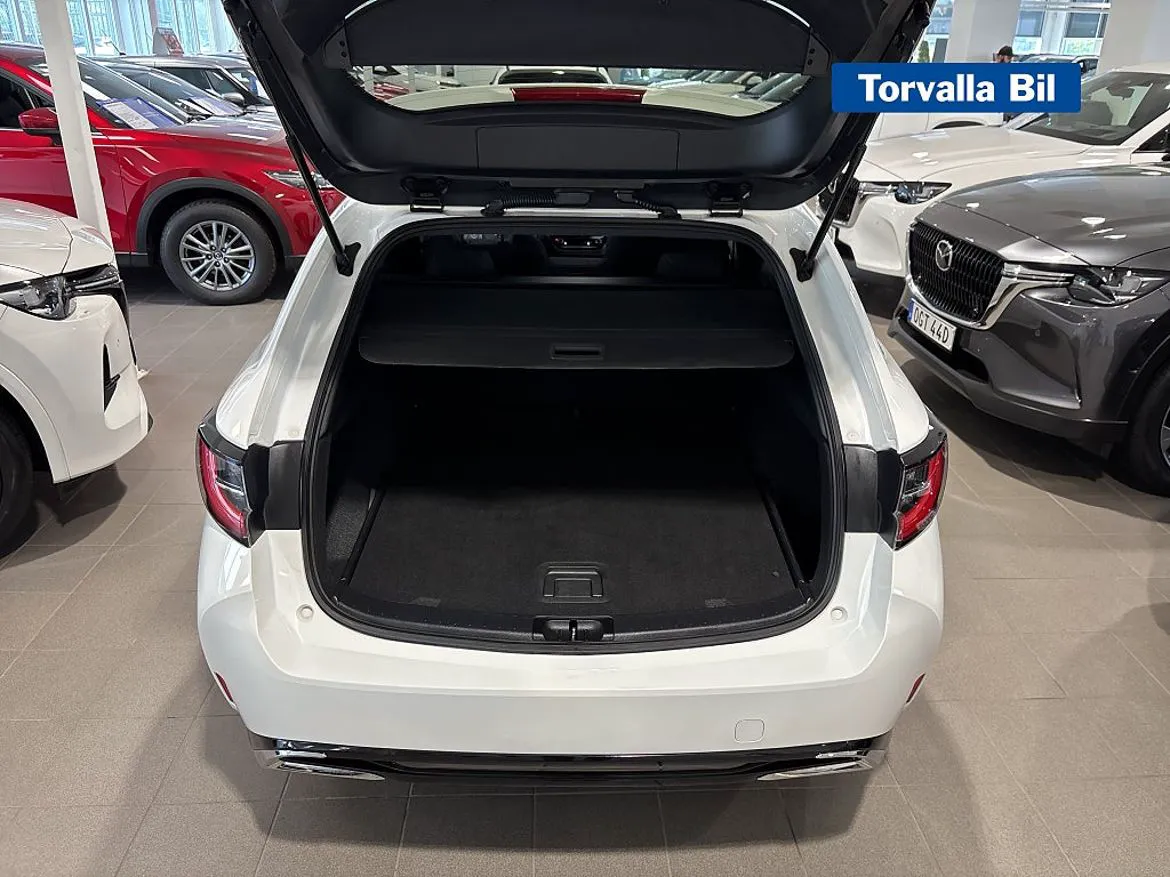 Vehicle image 14