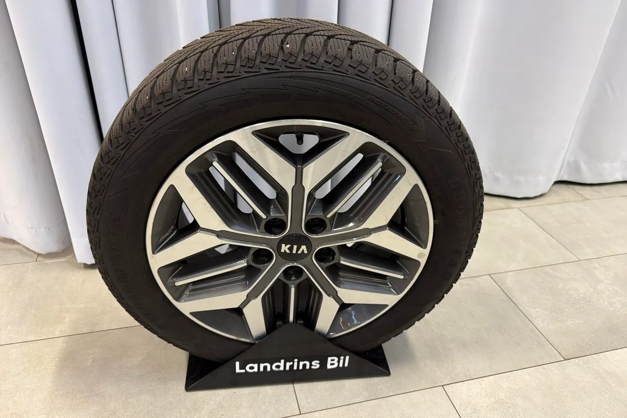Vehicle image 20