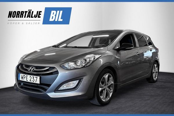 Hyundai i30 Kombi 1.6 135 HK GDI BUSINESS NYBES NYSERV PANO PDC 17" - 2014
