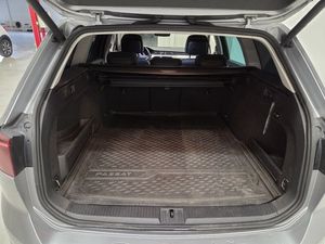 Volkswagen Passat bild 8