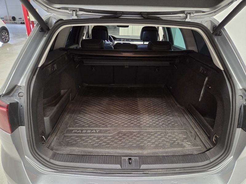 Volkswagen Passat bild 8