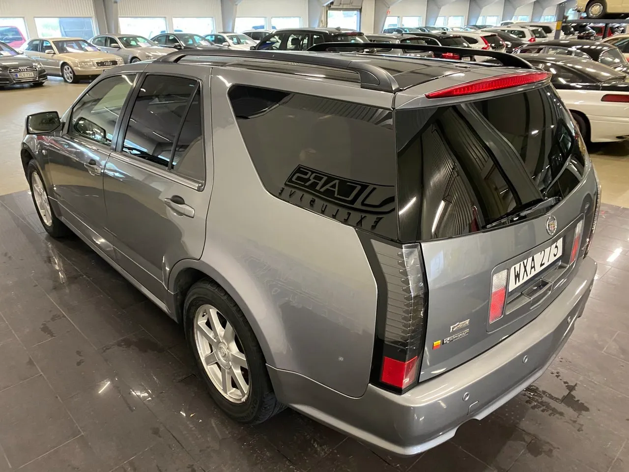 Vehicle image 6