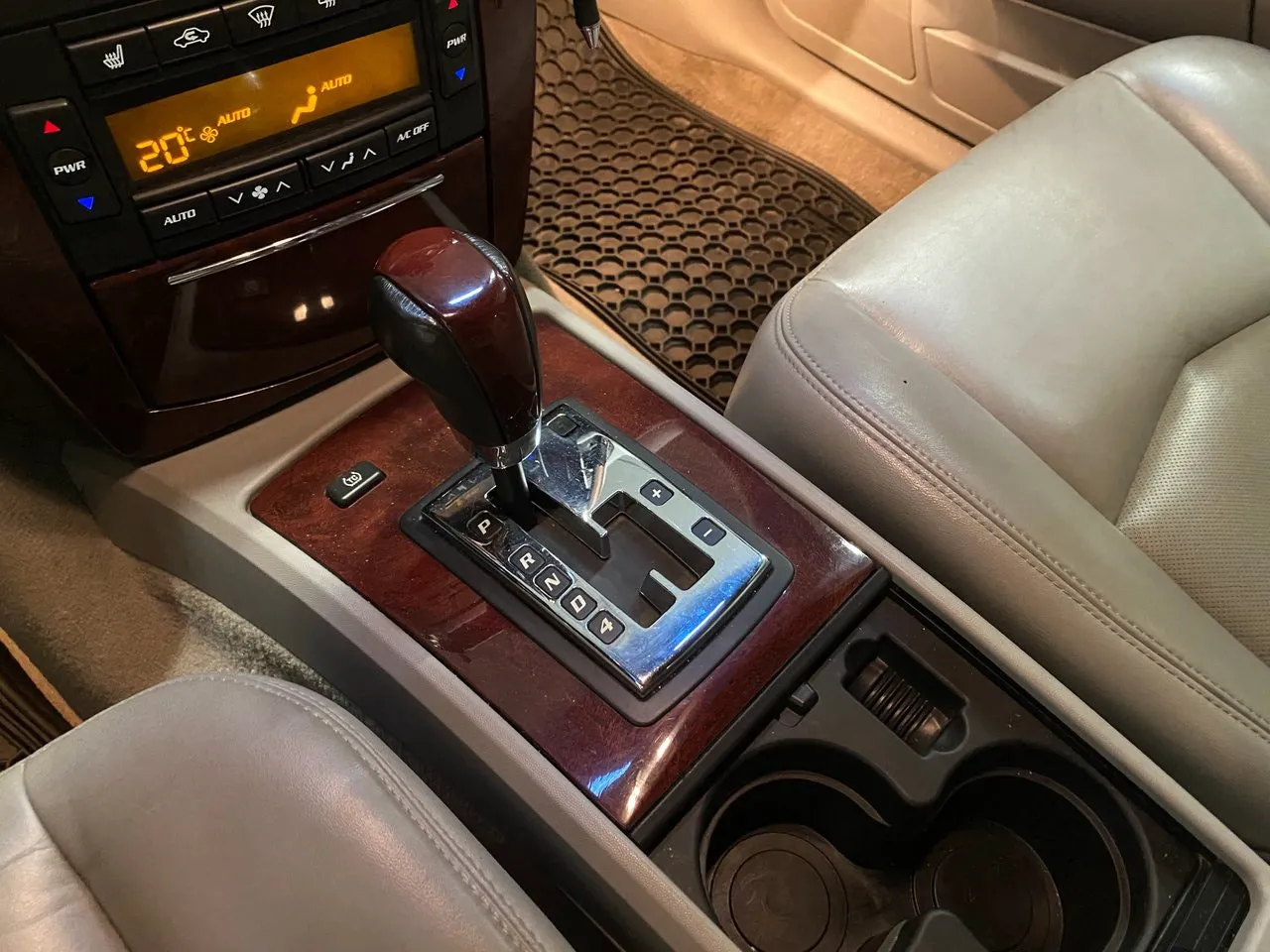 Vehicle image 23