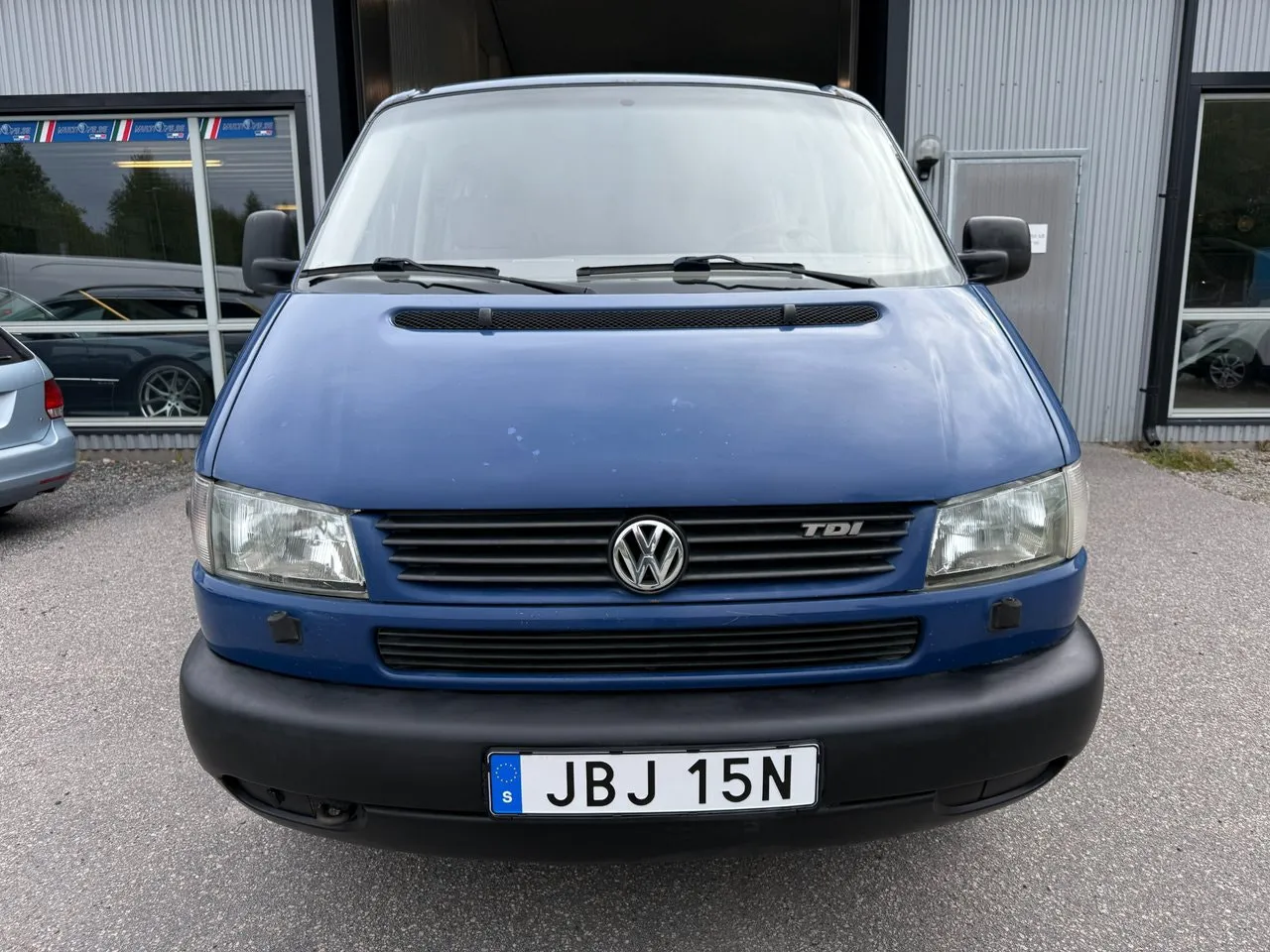 Vehicle image 7