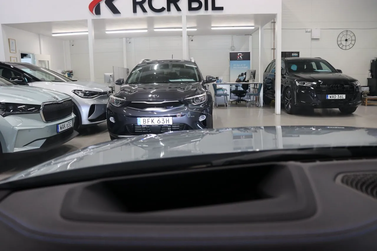 Vehicle image 20