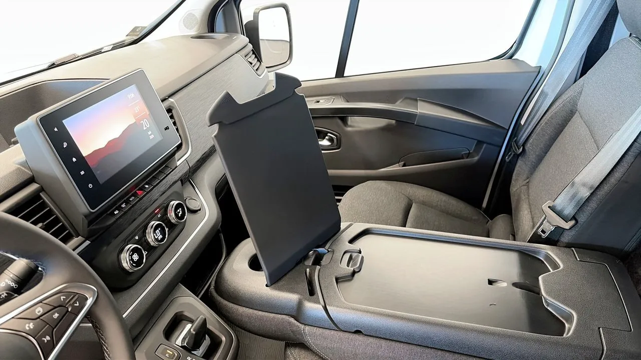 Vehicle image 18