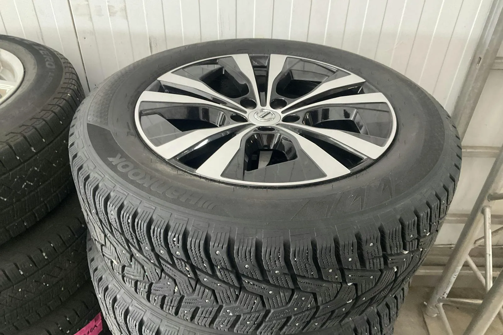 Vehicle image 20