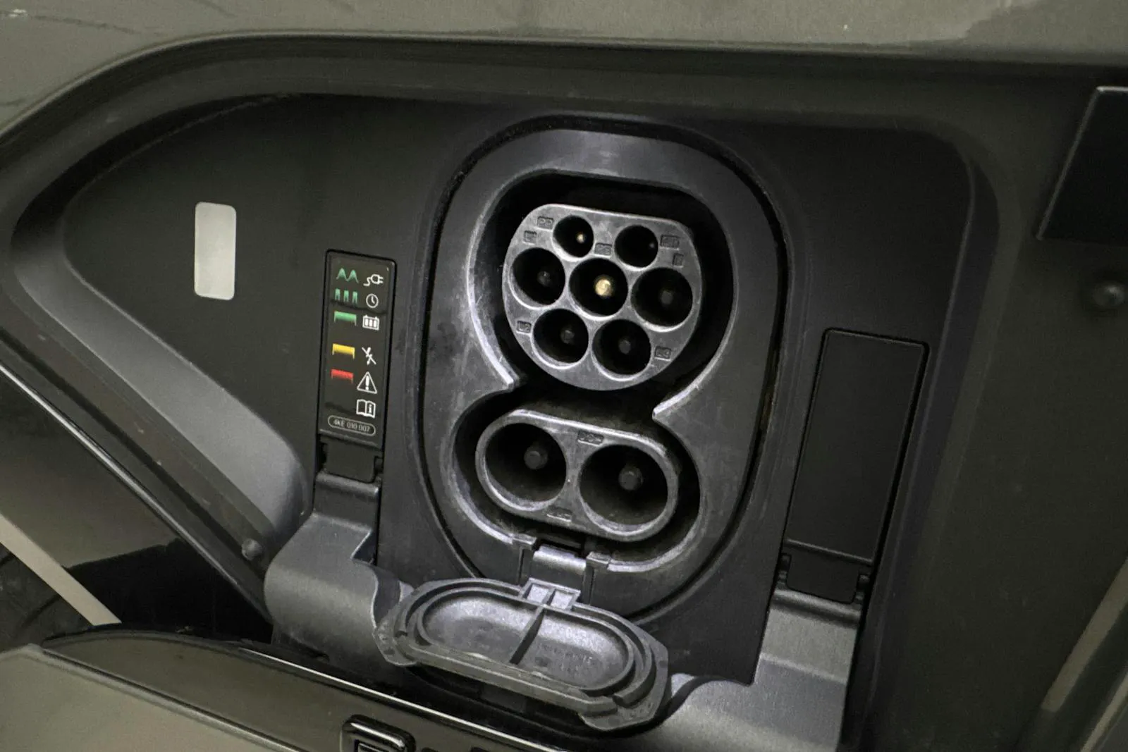 Vehicle image 20