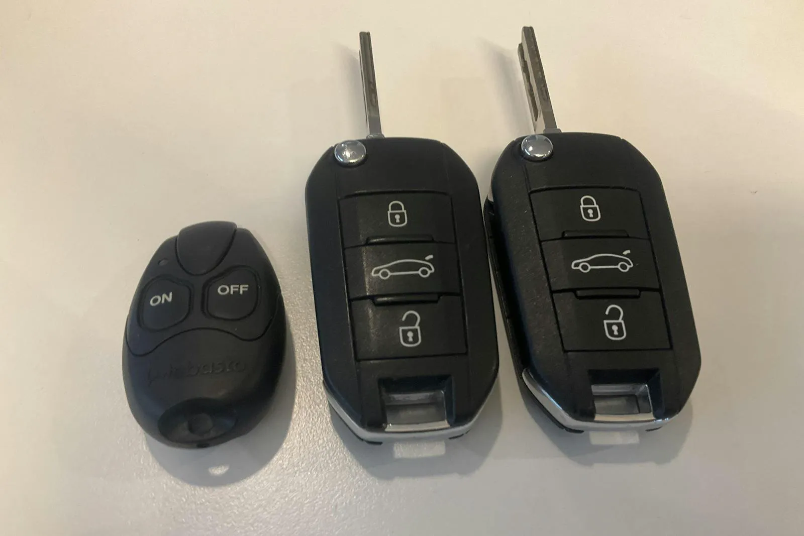 Vehicle image 16