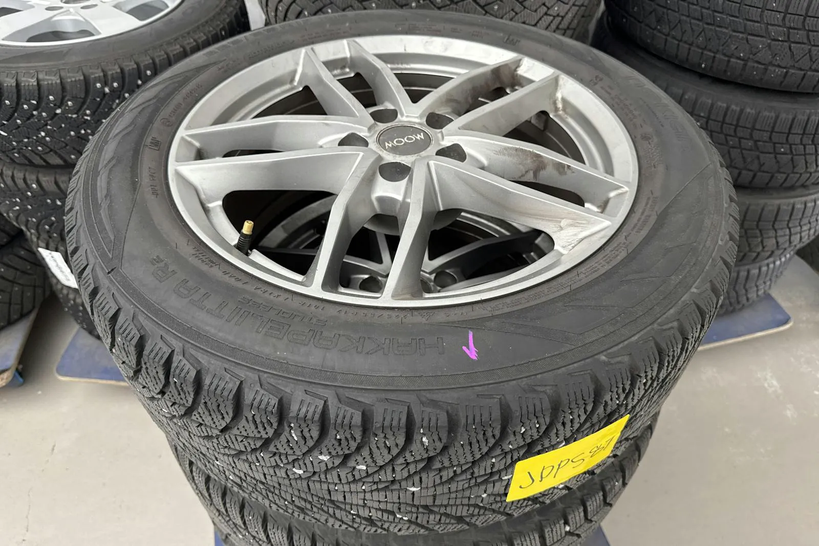 Vehicle image 15