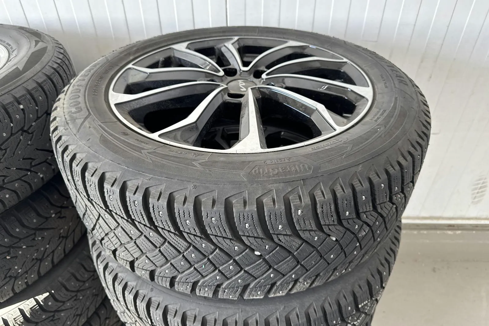 Vehicle image 25