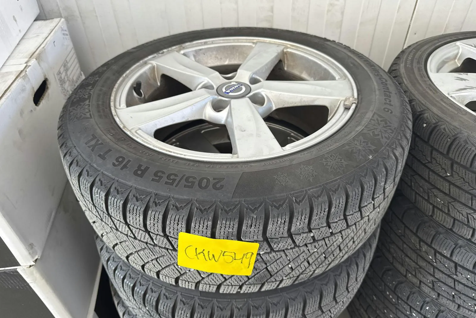 Vehicle image 15