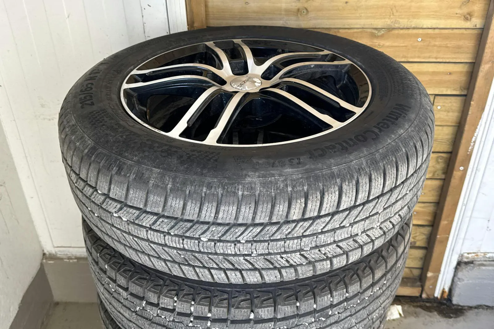 Vehicle image 16