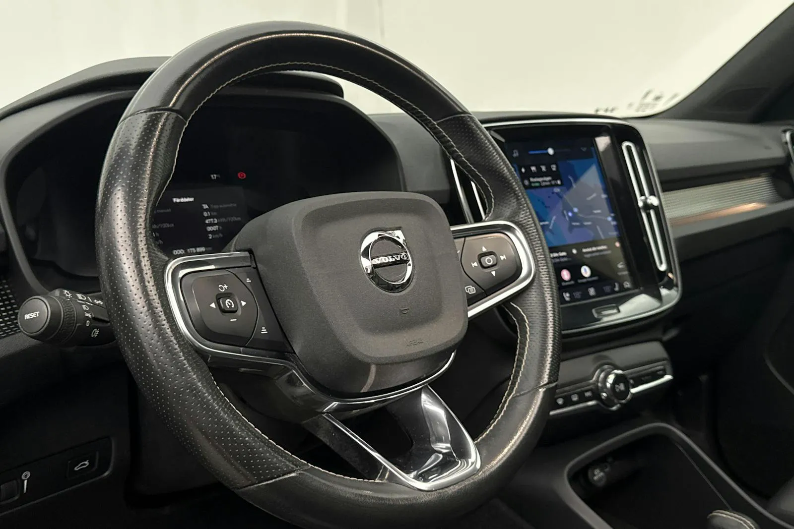 Vehicle image 21