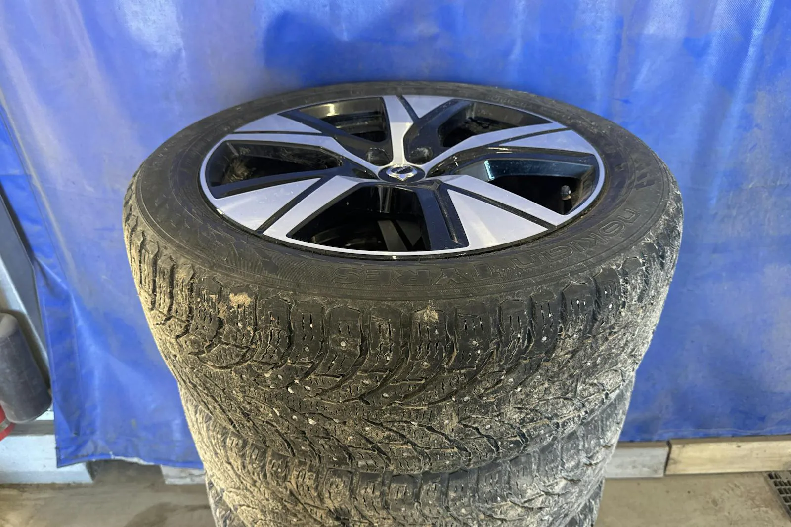 Vehicle image 22