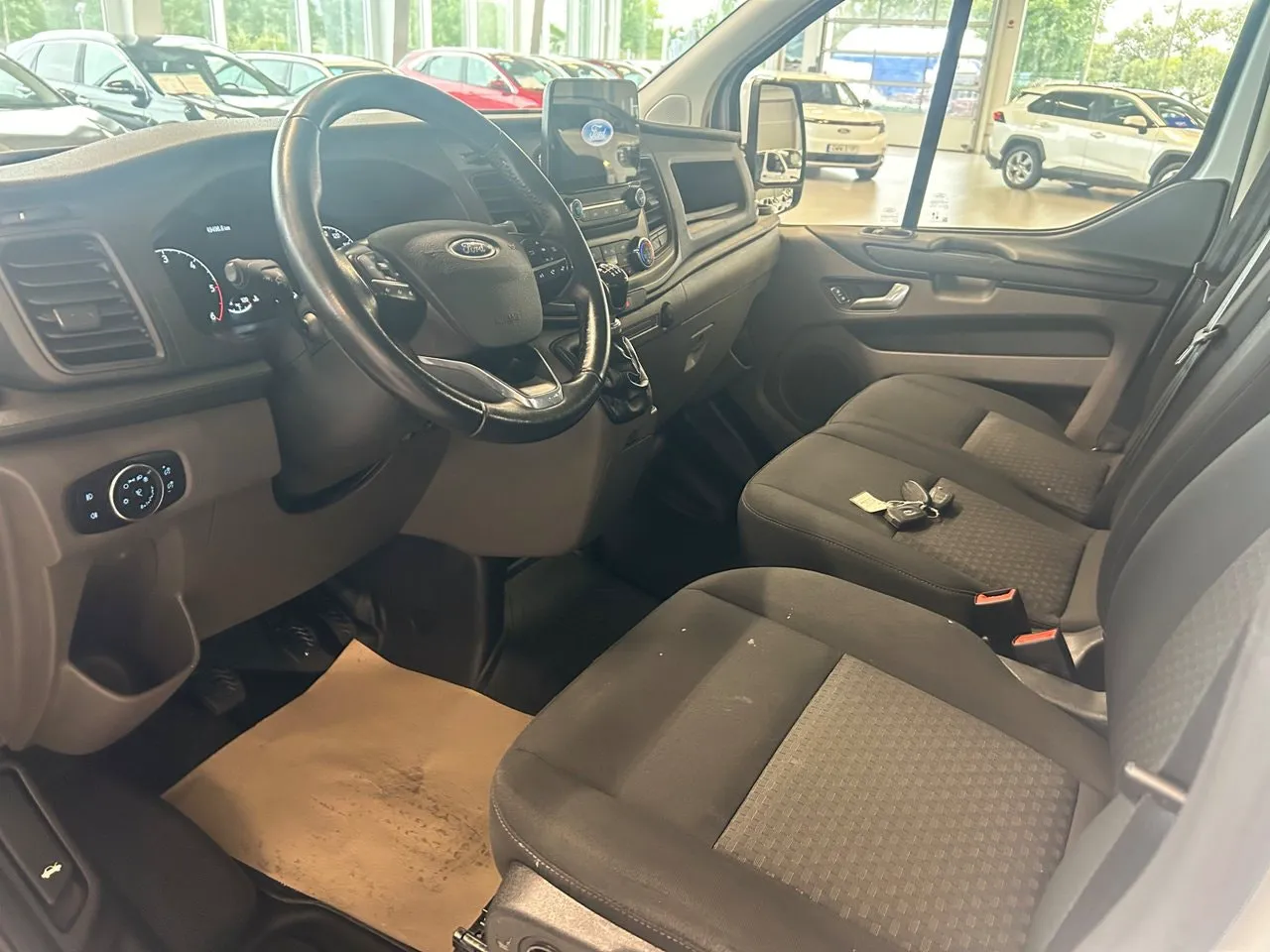 Vehicle image 13