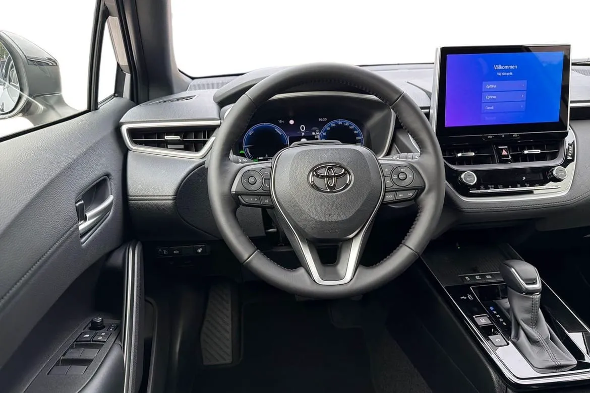 Vehicle image 10