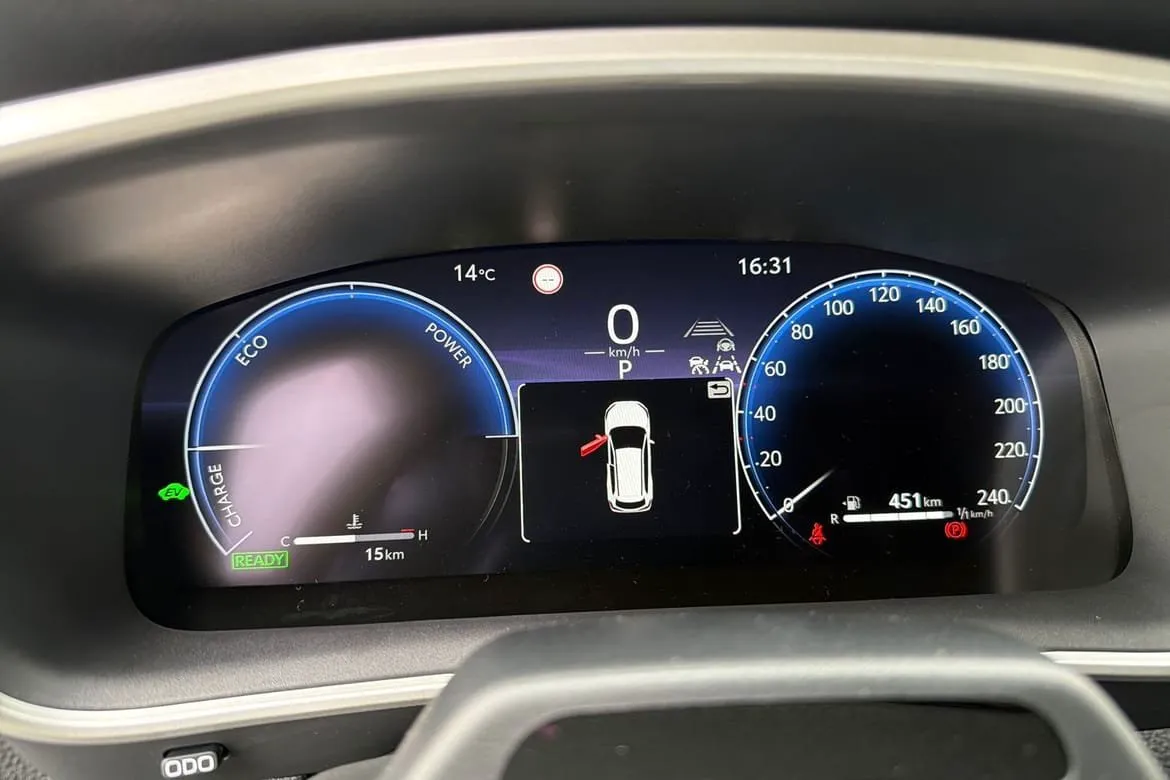 Vehicle image 15