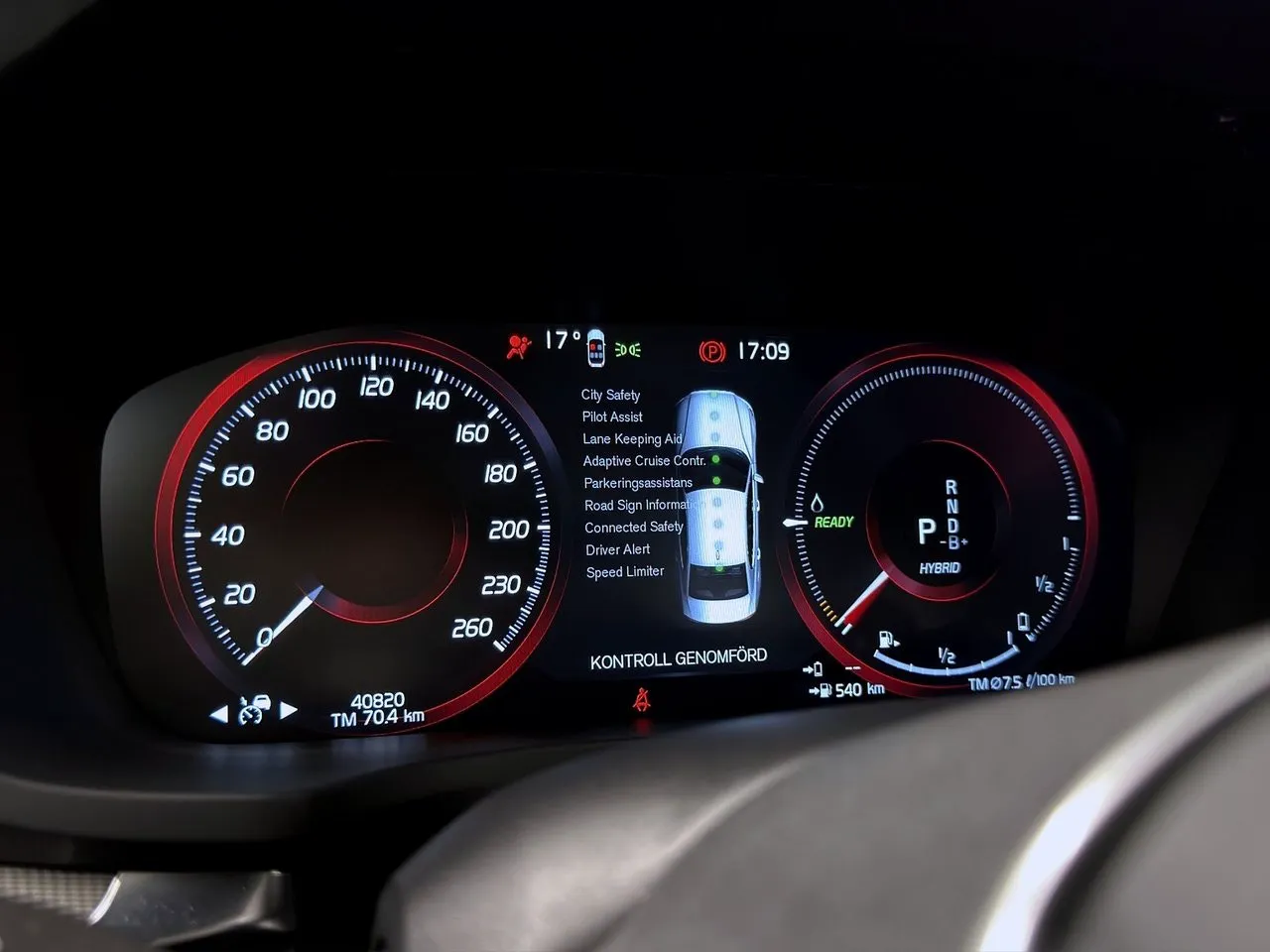 Vehicle image 15
