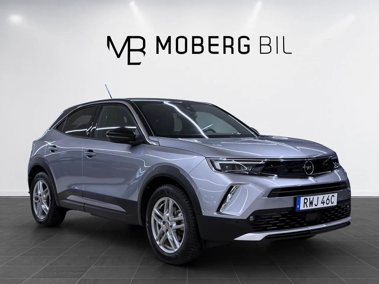 Vehicle image 6