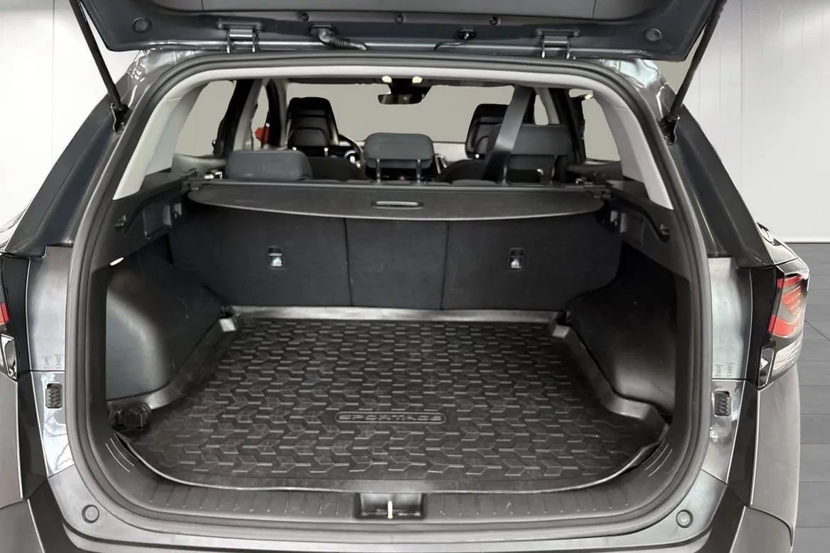 Vehicle image 18