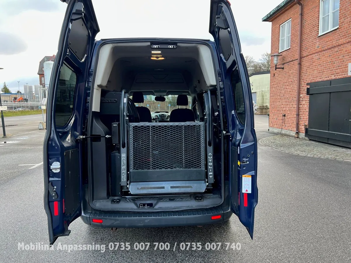 Vehicle image 21