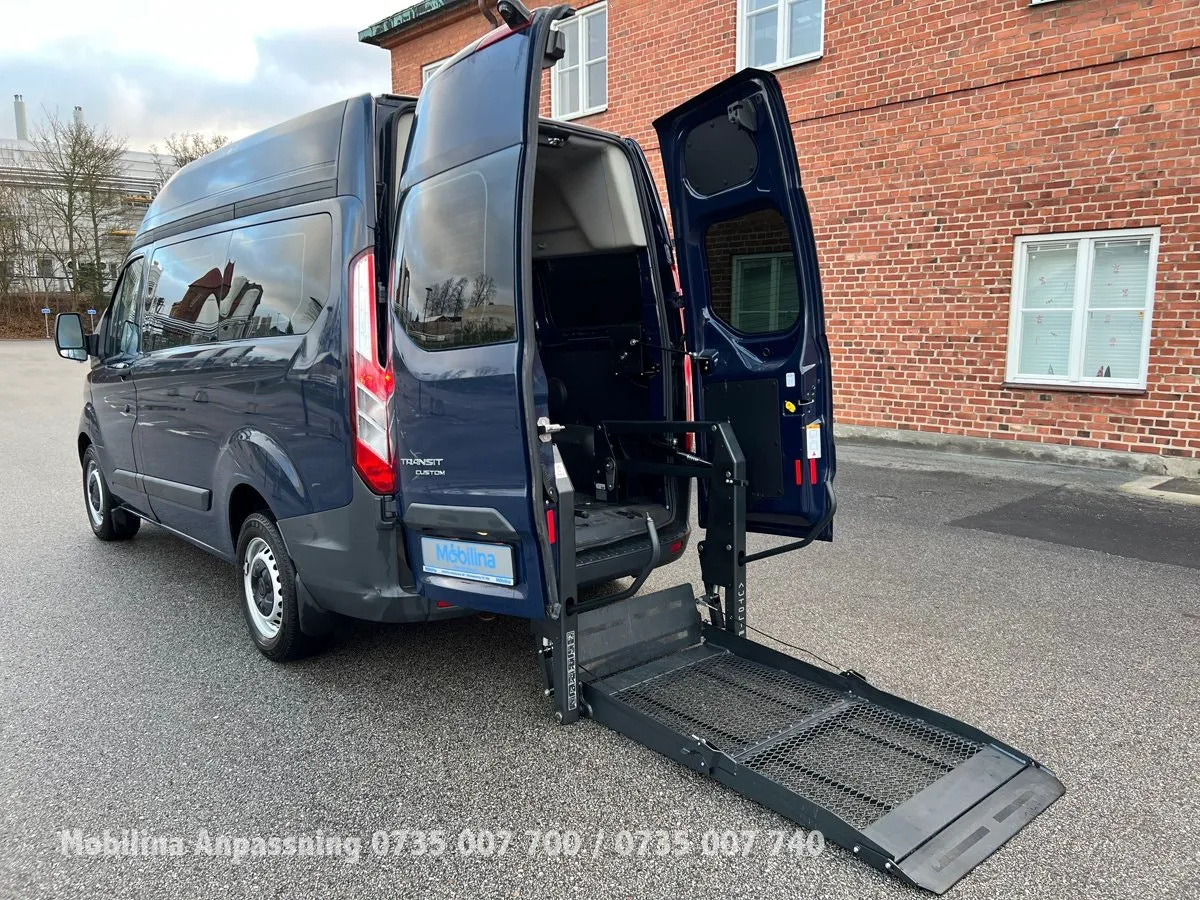 Vehicle image 25