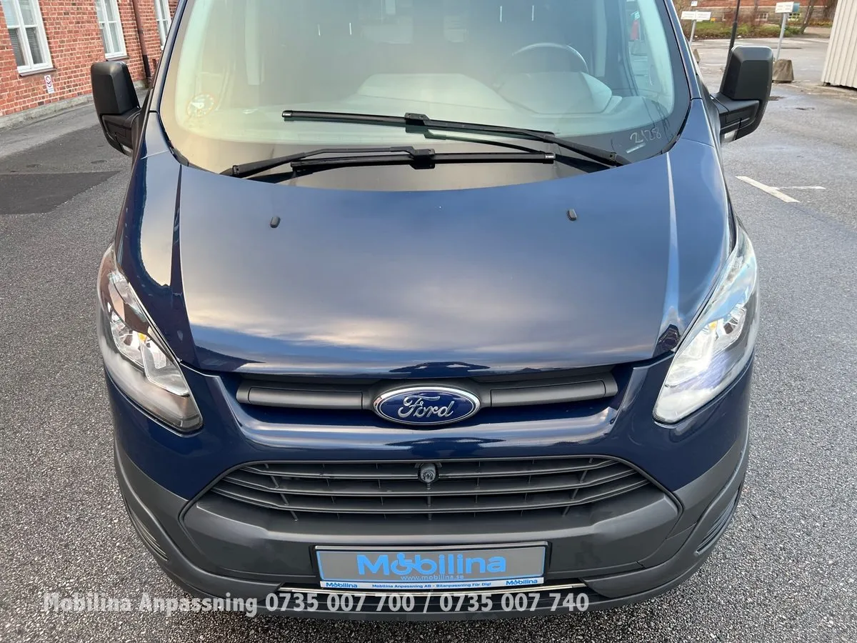 Vehicle image 18