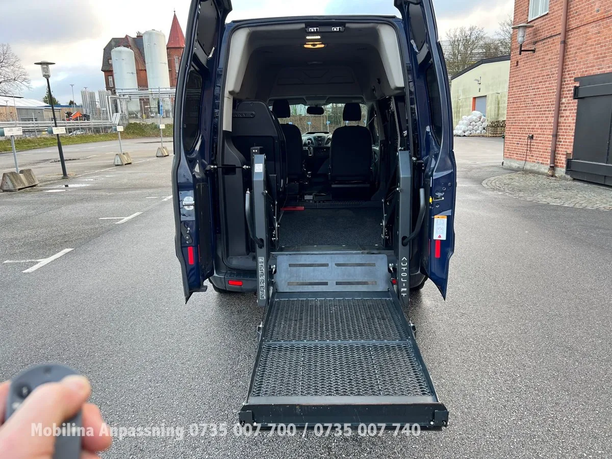 Vehicle image 27