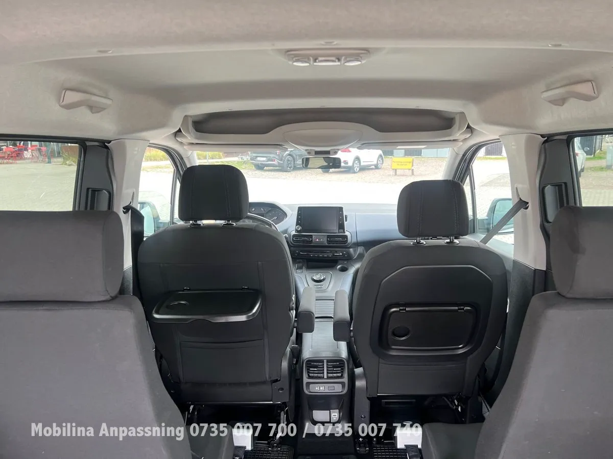 Vehicle image 36