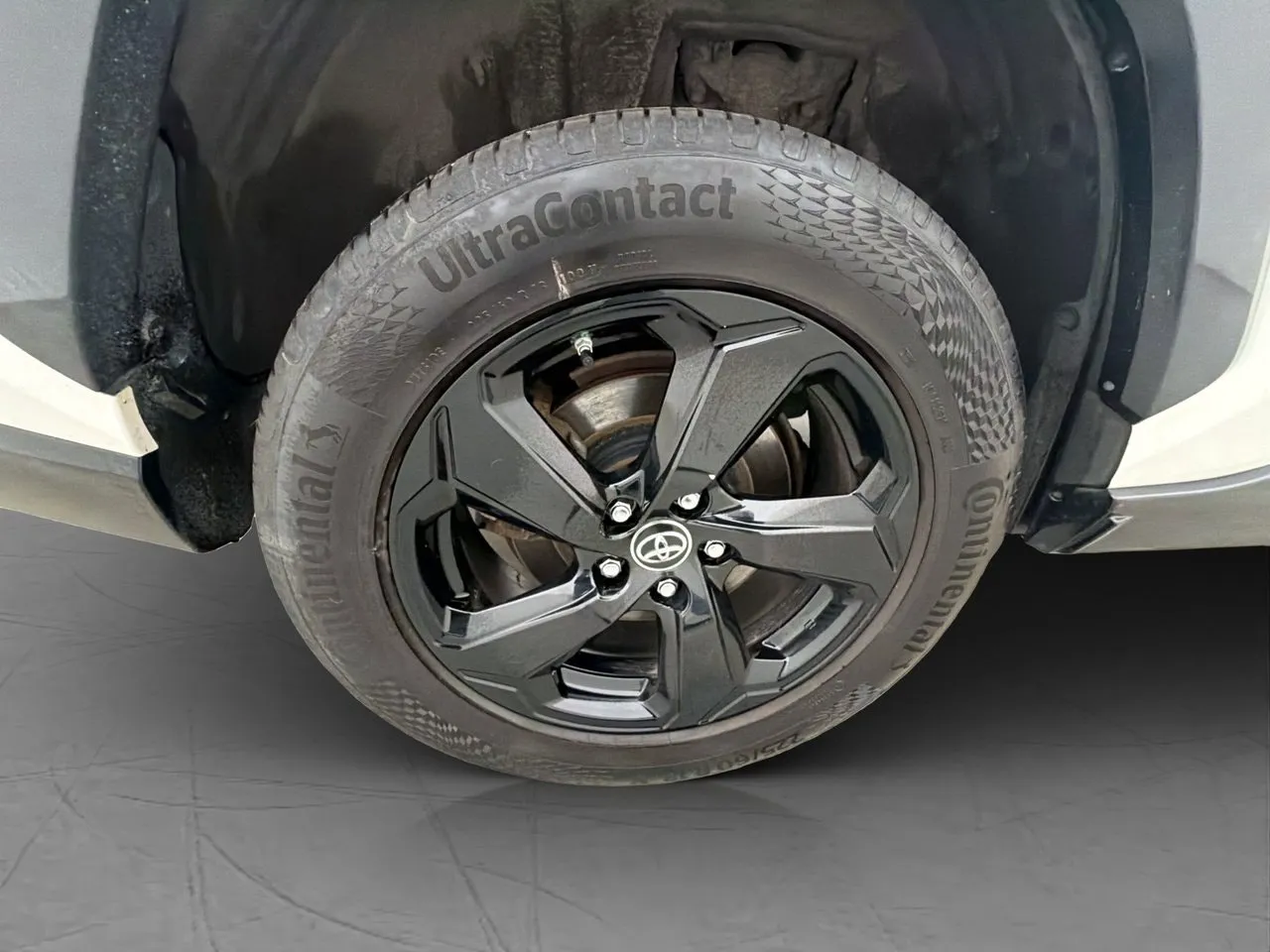 Vehicle image 32