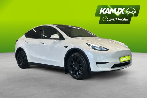 Tesla Model Y Long Range Pano Drag Kamera Värmare Moms 347hk - 2024