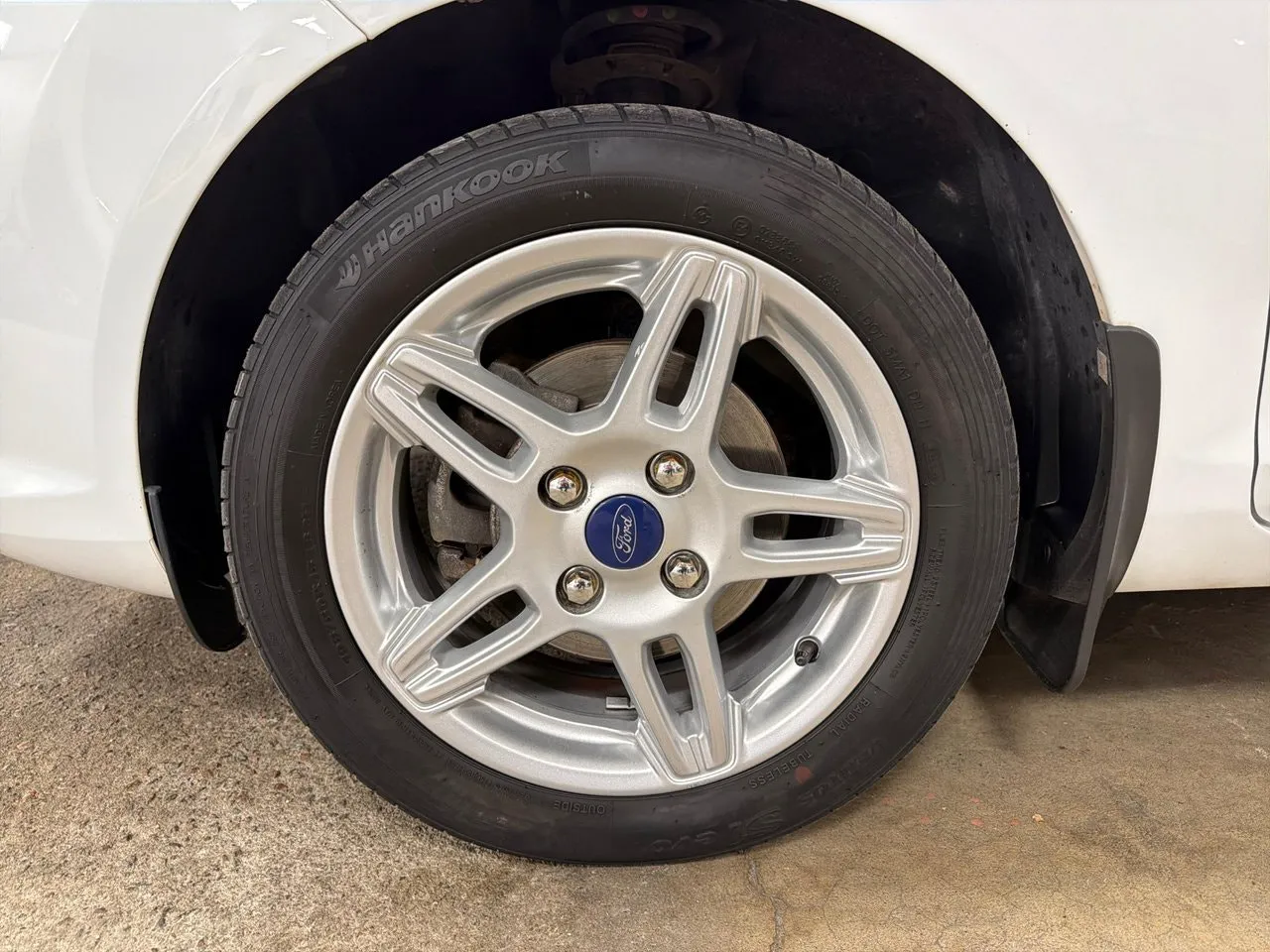 Vehicle image 25