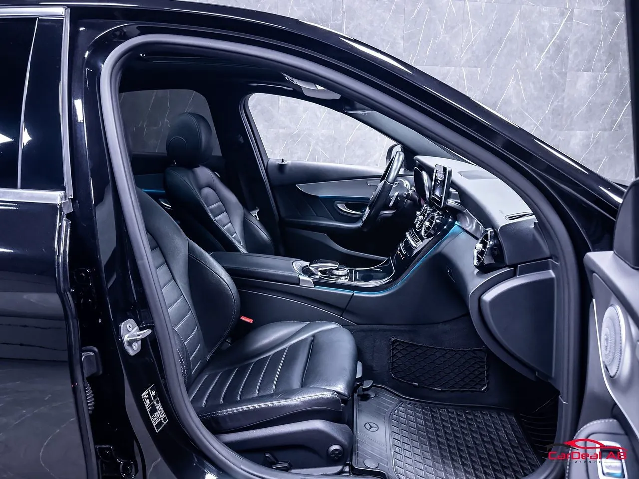 Vehicle image 14